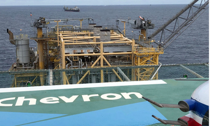 Chevron και HELLENiQ ENERGY υπέβαλαν προσφορά για τα μπλοκ σε Κρήτη και Πελοπόννησο