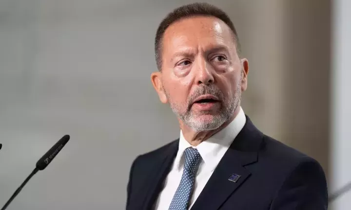 Στουρνάρας: Θα χρεοκοπήσουμε αν αυξήσουμε 30% τους μισθούς - Δεν υπάρχουν λεφτόδεντρα