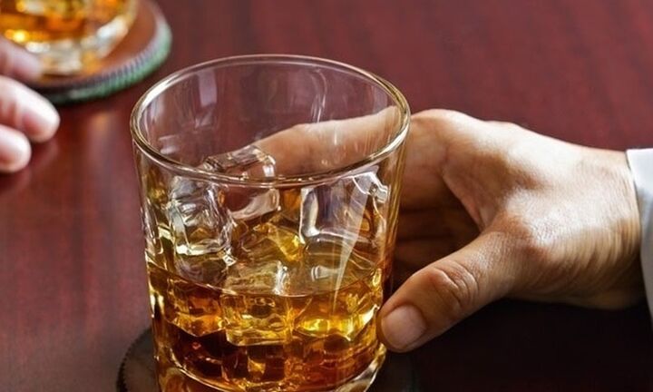 Η κατανάλωση αλκοόλ αυξάνει τον κίνδυνο άνοιας