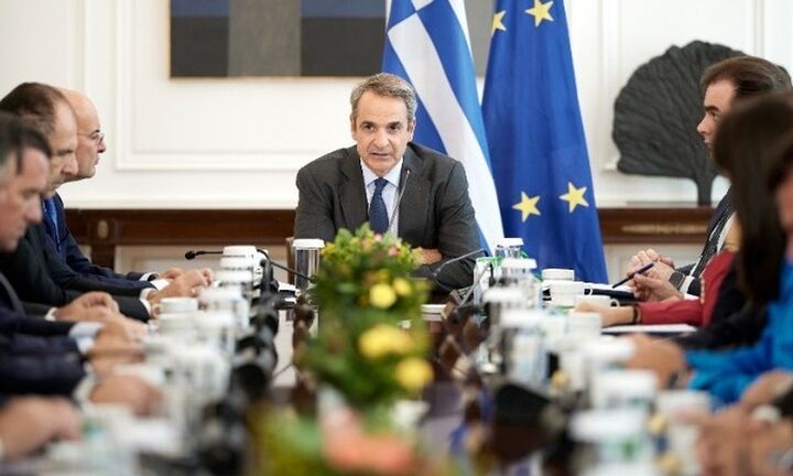 Πράσινο φως για 20.000 προσλήψεις το 2026 και μπόνους παραγωγικότητας στο δημόσιο