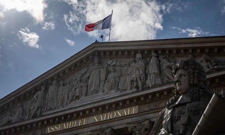 Γαλλία: Αντιμέτωπη με το ενδεχόμενο μη έγκρισης του κρατικού προϋπολογισμού για το 2026  