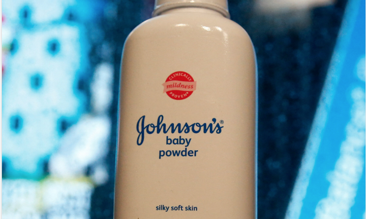 Ένοχη η Johnson & Johnson για καρκίνο από ταλκ - Στο 1 δισ. η αποδημίωση