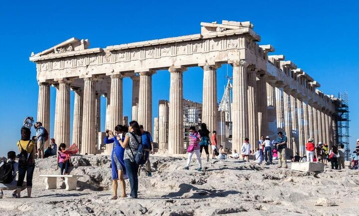 Προς νέα ρεκόρ ο ελληνικός τουρισμός το 2025 - Οι νέες ταξιδιωτικές τάσεις