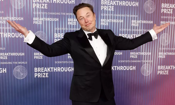 Τι μπορεί να αγοράσει ο Elon Musk με το 1 τρισ. δολάριά του