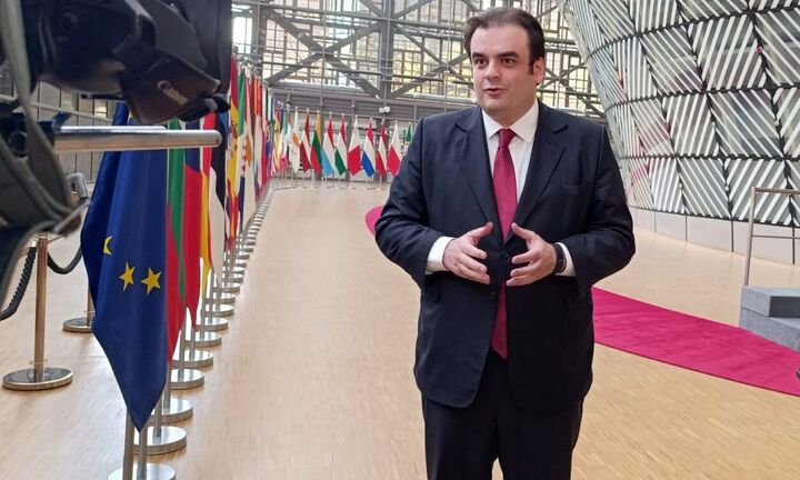 "Ναι"από τον Πιερρακάκη στην επιβολή δασμών σε Shein και Temu