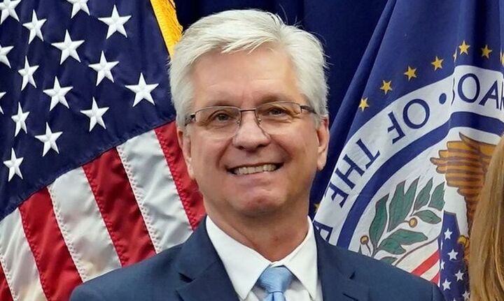 Fed: Ο υποψήφιος διάδοχος του Powell βλέπει επιτοκιακή μείωση τον Δεκέμβριο