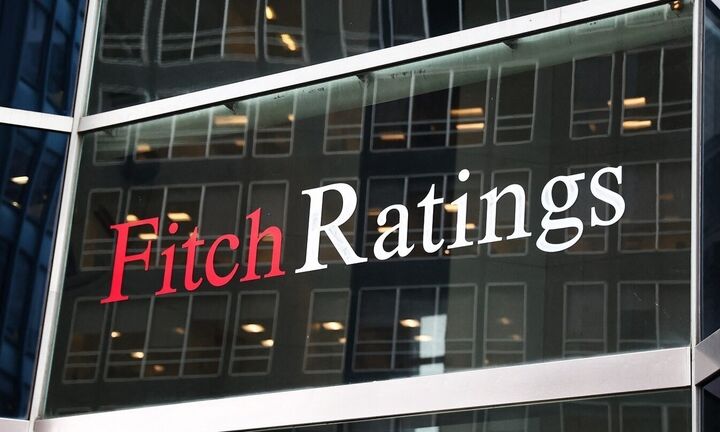 Fitch: Στον ισχυρό πυρήνα της Ευρώπης η Ελλάδα το 2026 – Πλεονάσματα και μεγάλη μείωση χρέους