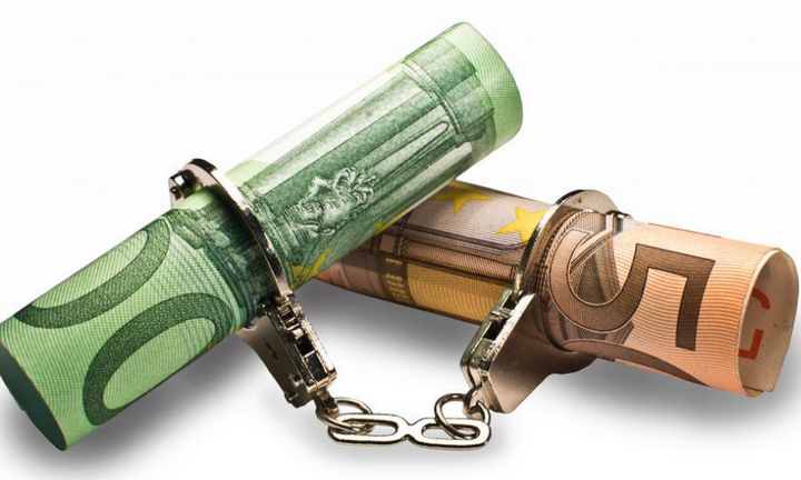 Εκτινάχθηκαν τα χρέη: 4 στους 10 οφειλέτες κινδυνεύουν με κατάσχεση - Τι πρέπει να κάνουν