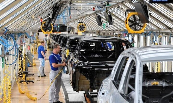 Αύξηση παραγγελιών στα γερμανικά εργοστάσια – Άλμα 87% στις μεταφορές