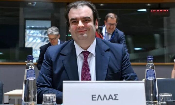 Bloomberg: Ισχυροί συμβολισμοί στην υποψηφιότητα Πιερρακάκη για πρόεδρος του Eurogroup