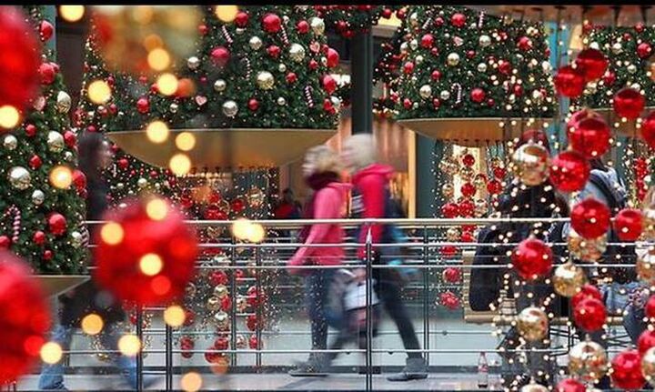 Από σήμερα ξεκινά το εορταστικό ωράριο – Ποιες Κυριακές θα είναι ανοιχτά τα μαγαζιά