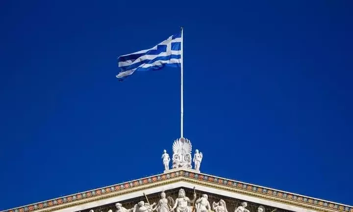 Διεθνείς οίκοι: Ψηφίζουν ελληνικά ομόλογα και το 2026 και «βλέπουν» νέες αναβαθμίσεις