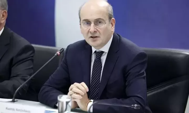 Οι 11 κυβερνητικές δεσμεύσεις για το 2026 – Έρχονται νέες μειώσεις φόρων και εισφορών