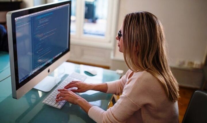 Γυναικεία απασχόληση: Νέο πρόγραμμα ενίσχυσης με 10.000 θέσεις εργασίας