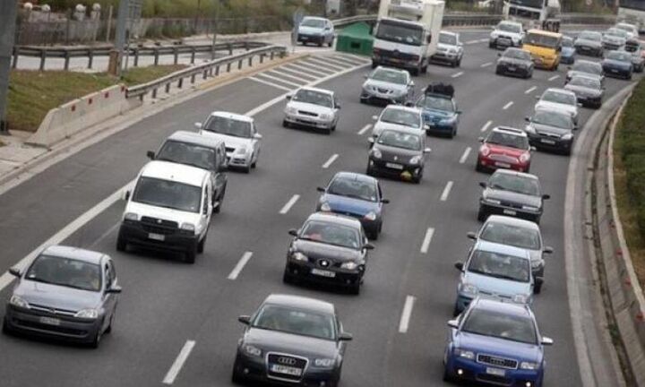 Άλμα 23,8% στις πωλήσεις αυτοκινήτων τον Δεκέμβριο - Αύξηση 5,6% το 2025