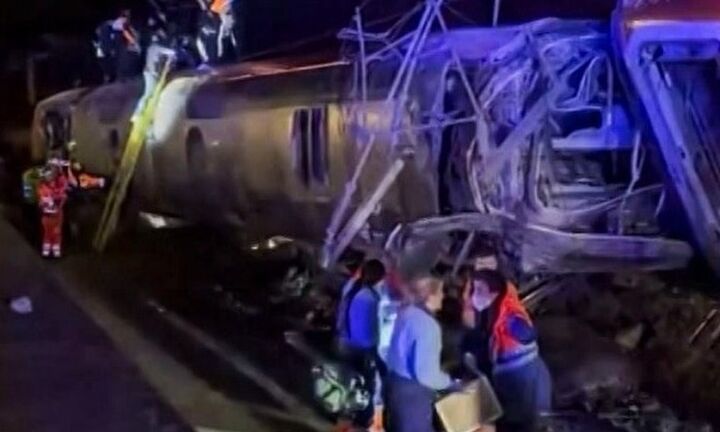 Ισπανία: Τους 39 έφτασαν οι νεκροί, περισσότεροι από 150 οι τραυματίες από τη σύγκρουση δύο τρένων 