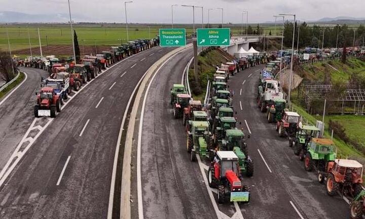 Αποχωρούν τα τρακτέρ από την εθνική οδό Αθηνών- Λαμίας -Τι αποφάσισαν οι αγρότες