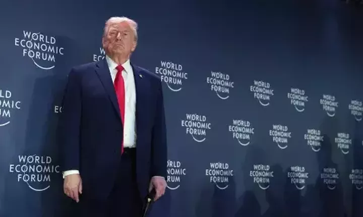 Ο Τραμπ θεωρείται «εχθρός της Ευρώπης» – Τι δείχνει δημοσκόπηση σε επτά ευρωπαϊκές χώρες